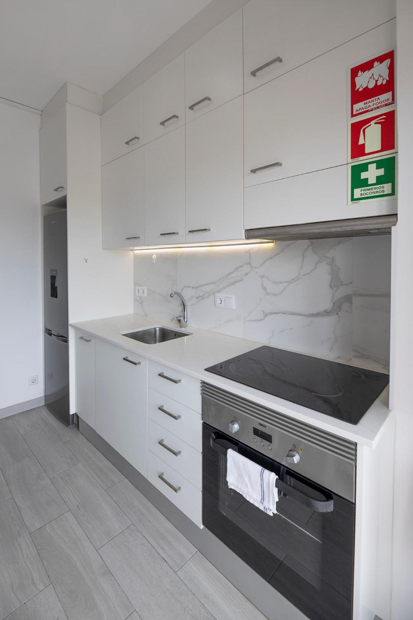 Flh Porto Spacious Apartment With Balcony Ngoại thất bức ảnh